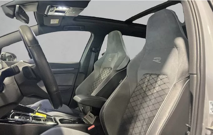 VOLKSWAGEN GOLF SW 1.5 eTSI OPF 150 DSG7 R-Line extérieur trois quart arrière droit 2128756