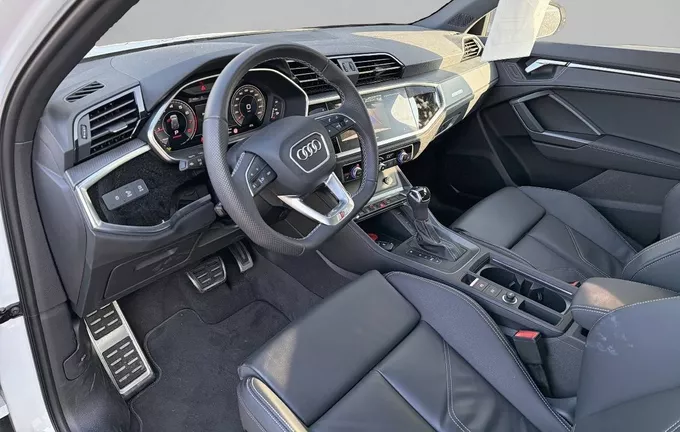 AUDI Q3 35 TFSI 150 ch S tronic 7 S line plus photo 11 2123894