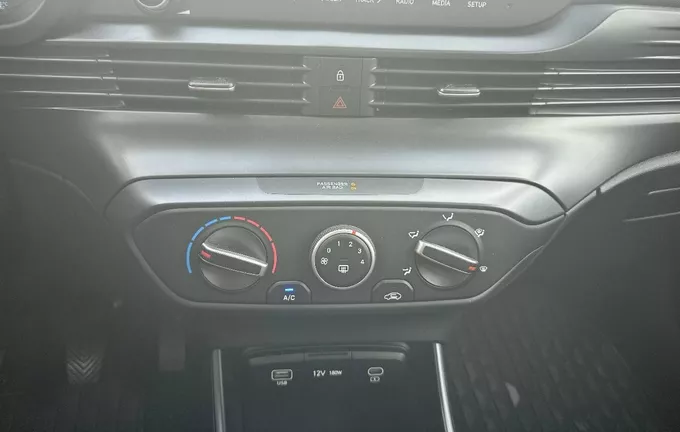 HYUNDAI I20 1.2 79 Initia photo 14 13414