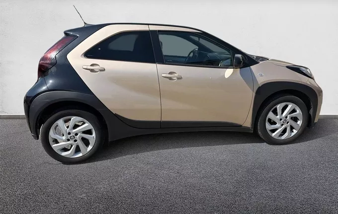 TOYOTA AYGO X 1.0 VVT-i 72 Design extérieur côté droit 1103278
