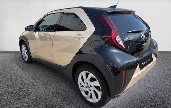 TOYOTA AYGO X 1.0 VVT-i 72 Design extérieur trois quart arrière gauche 1103278