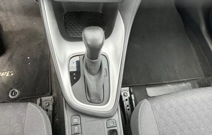 TOYOTA YARIS Hybride 116h Design photo 13 1103639