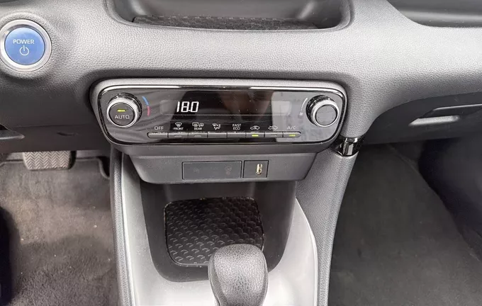 TOYOTA YARIS Hybride 116h Design photo 14 1103639