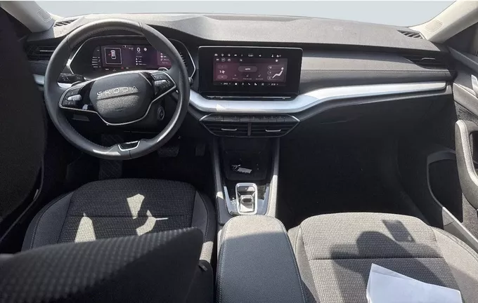 SKODA OCTAVIA Combi 1.5 TSI Hybrid 150 ch ACT DSG7 Selection extérieur trois quart avant droit 2130941