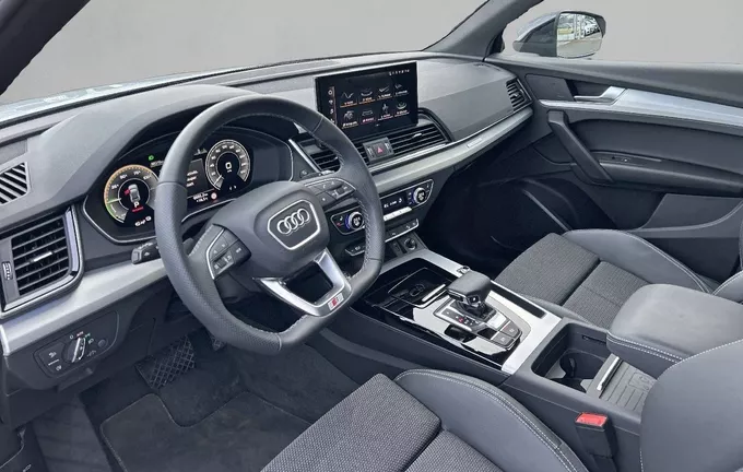 AUDI Q5 55 TFSIe 367 S tronic 7 Quattro S line photo 11 2125946