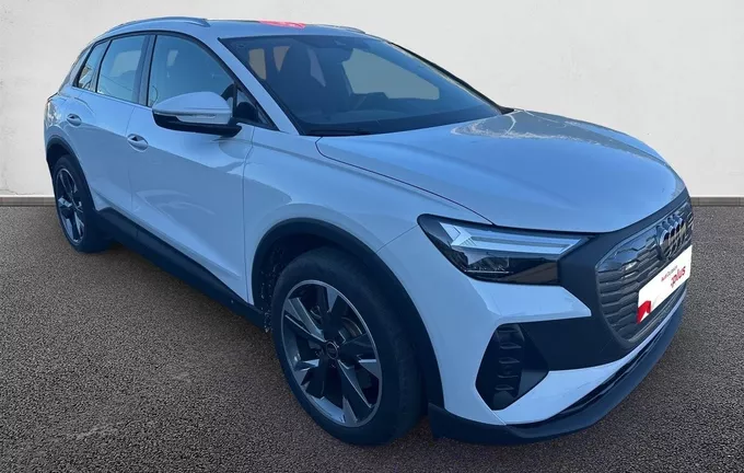 AUDI Q4 E-TRON 45 285 ch 82 kWh extérieur trois quart avant droit 2130524