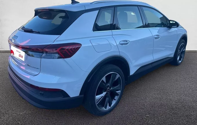 AUDI Q4 E-TRON 45 285 ch 82 kWh extérieur trois quart arrière droit 2130524
