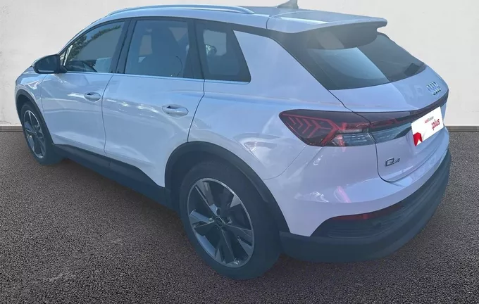 AUDI Q4 E-TRON 45 285 ch 82 kWh extérieur trois quart arrière gauche 2130524