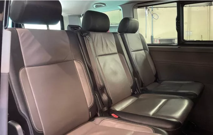 VOLKSWAGEN UTILITAIRES CARAVELLE 6.1 2.0 TDI 150 BMT Courte DSG7 4Motion Confortline extérieur arrière 105481