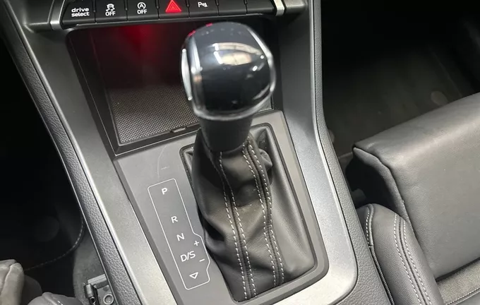 AUDI Q3 35 TFSI 150 ch S tronic 7 S line plus photo 13 2128085