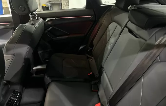 AUDI Q3 35 TFSI 150 ch S tronic 7 S line plus photo 17 2128085