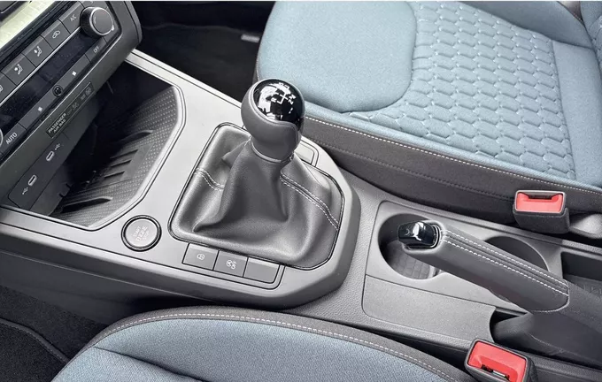 SEAT IBIZA 1.0 TSI 95 ch S/S BVM5 Copa photo 16 1445