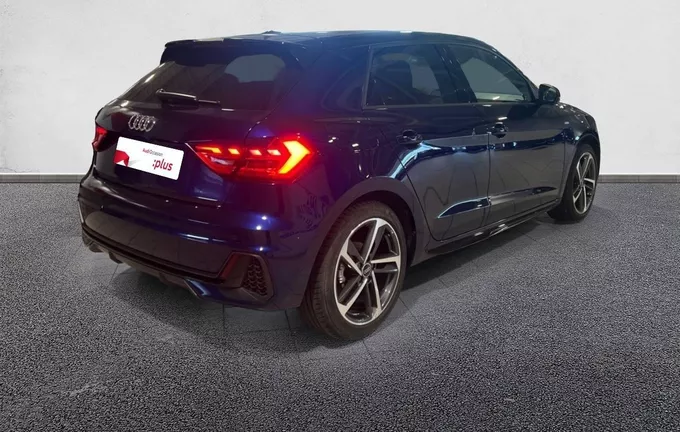 AUDI A1 Sportback 30 TFSI 116 ch S tronic 7 S Line Plus extérieur trois quart arrière droit 2129532
