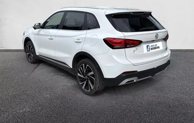 MG ZS 1.5 L Hybrid+ 197 ch Luxury extérieur trois quart arrière gauche 601066