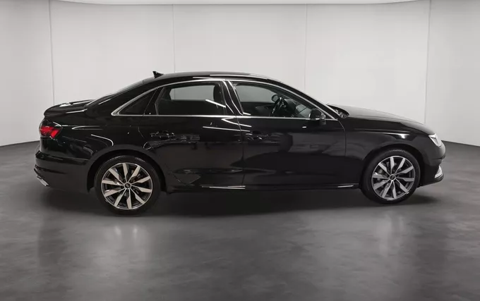 AUDI A4 40 TFSI 204 S tronic 7 Avus extérieur côté droit 2132099
