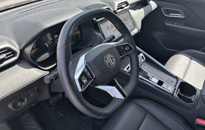 MG ZS 1.5 L Hybrid+ 197 ch Luxury photo 12 601177