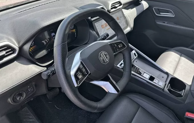 MG ZS 1.5 L Hybrid+ 197 ch Luxury photo 29 601177