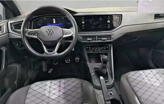 VOLKSWAGEN POLO 1.0 TSI 95 S&S BVM5 R-Line Edition extérieur trois quart avant droit 2126693