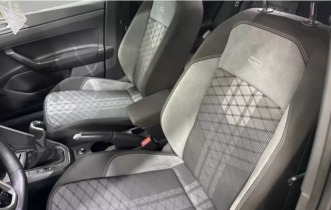 VOLKSWAGEN POLO 1.0 TSI 95 S&S BVM5 R-Line Edition extérieur trois quart arrière droit 2126693