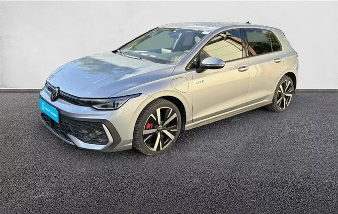 VOLKSWAGEN GOLF 1.5 eHybrid 272 DSG6 GTE extérieur trois quart avant gauche 560449