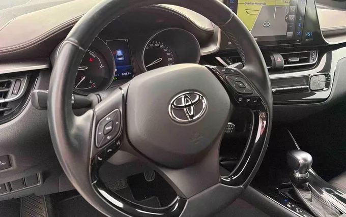 TOYOTA C-HR HYBRIDE 122h Distinctive photo 12 1104032