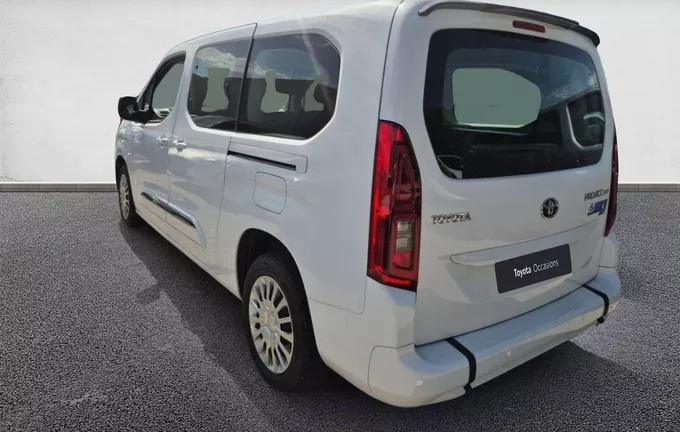 TOYOTA PROACE CITY VERSO MC23 Proace City Verso TPMR Long 1.2L 110 VVT-i BVM6 Dynamic extérieur trois quart arrière gauche 1103618