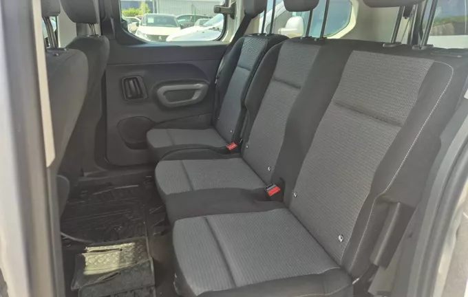 TOYOTA PROACE CITY VERSO MC23 Proace City Verso TPMR Long 1.2L 110 VVT-i BVM6 Dynamic photo 17 1103618
