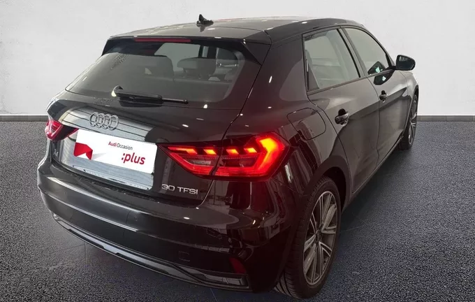 AUDI A1 Sportback 30 TFSI 116 ch S tronic 7 Design extérieur trois quart arrière droit 2129560