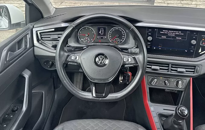 VOLKSWAGEN POLO 1.0 TSI 95 S&S BVM5 Connect photo 9 946260