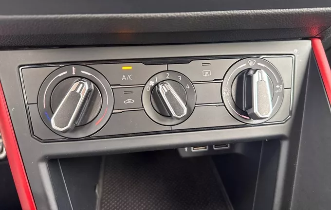 VOLKSWAGEN POLO 1.0 TSI 95 S&S BVM5 Connect photo 18 946260