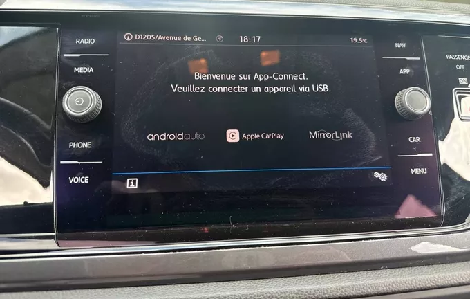 VOLKSWAGEN POLO 1.0 TSI 95 S&S BVM5 Connect photo 19 946260