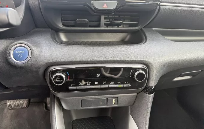 TOYOTA YARIS Hybride 116h Dynamic photo 14 1103043