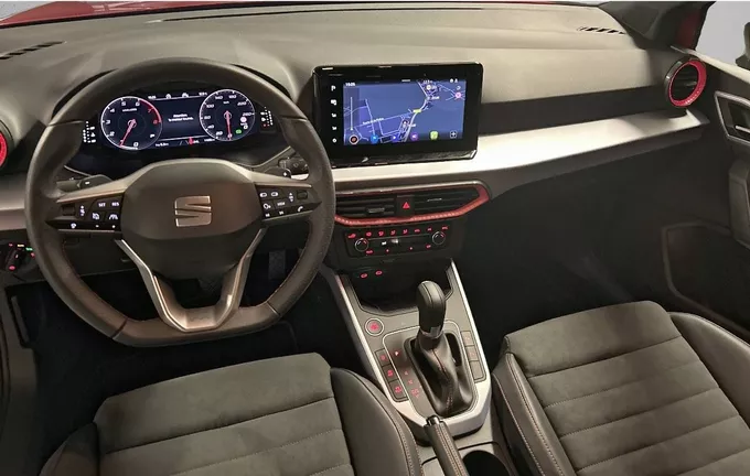 SEAT ARONA 1.0 TSI 115 ch Start/Stop DSG7 FR extérieur trois quart avant droit 2127476