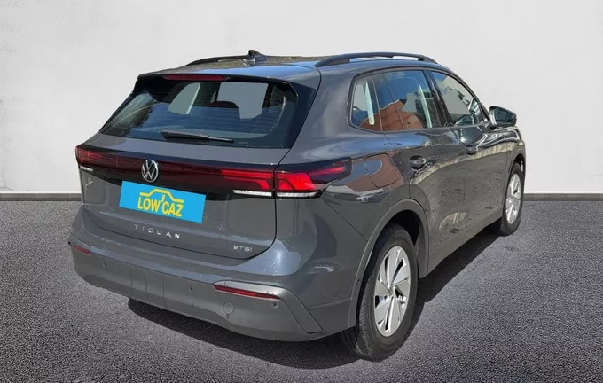 VOLKSWAGEN TIGUAN 1.5 eTSI 130ch DSG7 extérieur trois quart arrière droit 212935