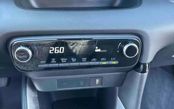 TOYOTA YARIS Hybride 116h Design photo 15 213606