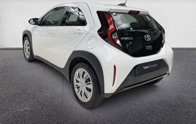 TOYOTA AYGO X 1.0 VVT-i 72 Dynamic extérieur trois quart arrière gauche 1103373