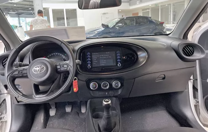 TOYOTA AYGO X 1.0 VVT-i 72 Dynamic photo 18 1103373