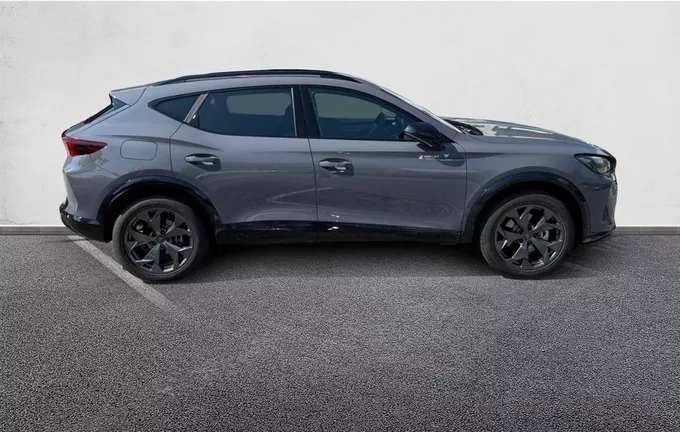 CUPRA FORMENTOR 1.5 eTSI Hybrid 150 ch DSG7 V extérieur côté droit 0453