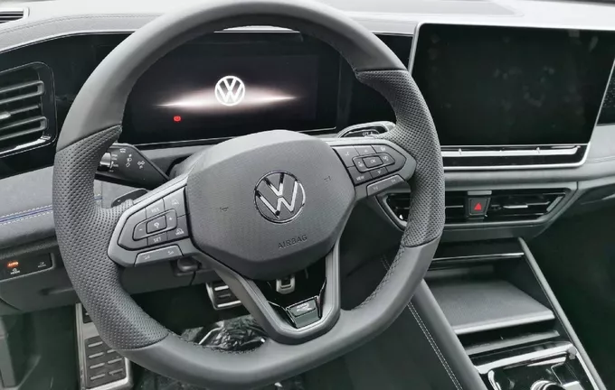 VOLKSWAGEN TIGUAN 1.5 eTSI 150ch DSG7 R-Line photo 12 1193