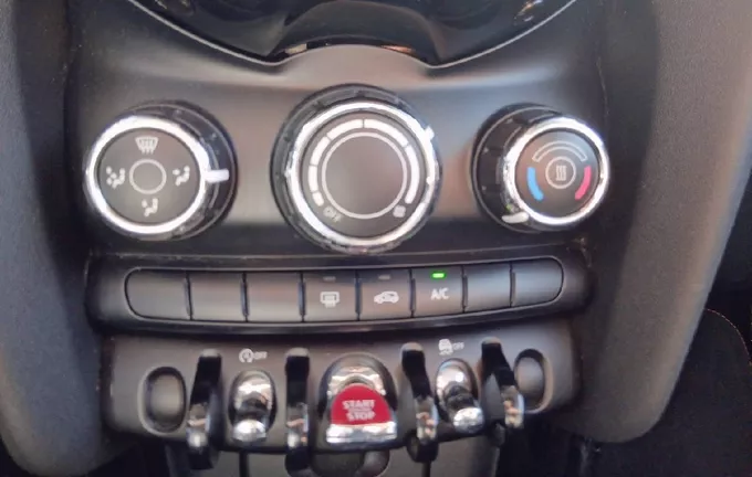 MINI COOPER Hatch 3 Portes One 102 ch Finition Salt photo 14 2129373