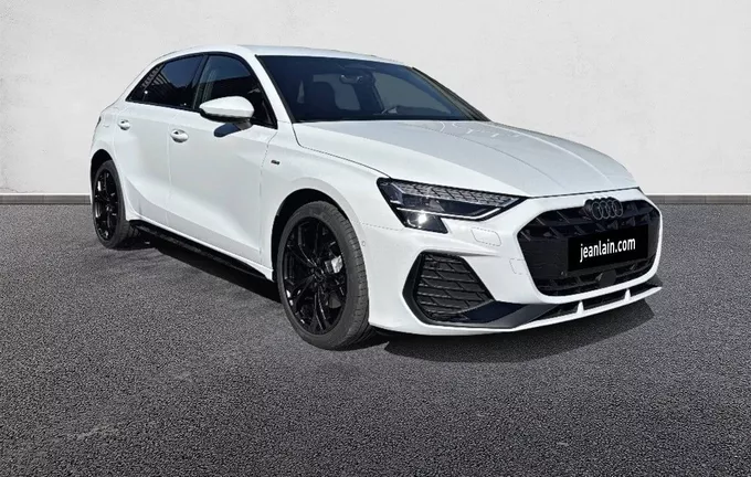 AUDI A3 Sportback TFSI e Hybride rechargeable 204 S tronic 6 S line extérieur trois quart avant droit 5137