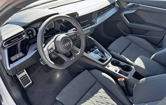 AUDI A3 Sportback TFSI e Hybride rechargeable 204 S tronic 6 S line photo 11 5137