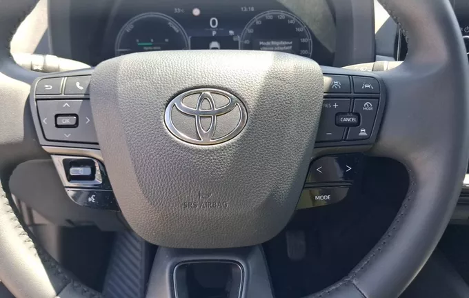 TOYOTA C-HR Hybride 140 Design photo 12 1103705