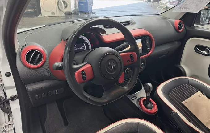 RENAULT TWINGO III TCe 95 EDC Intens photo 12 213495
