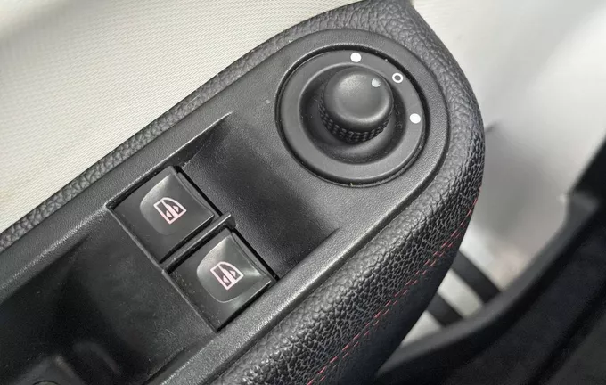 RENAULT TWINGO III TCe 95 EDC Intens photo 18 213495