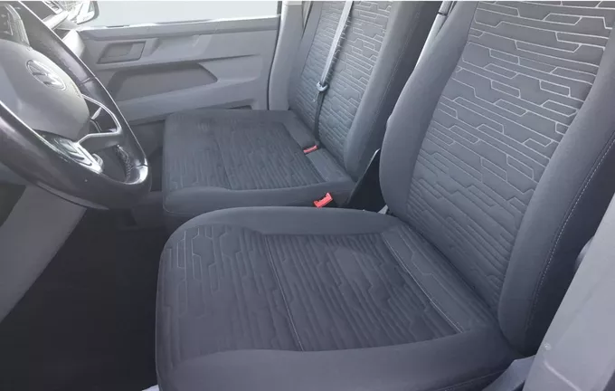 VOLKSWAGEN UTILITAIRES CARAVELLE 6.1 2.0 TDI 150 BMT Courte DSG7 4Motion 9 Places Confortline extérieur trois quart arrière droit 106152