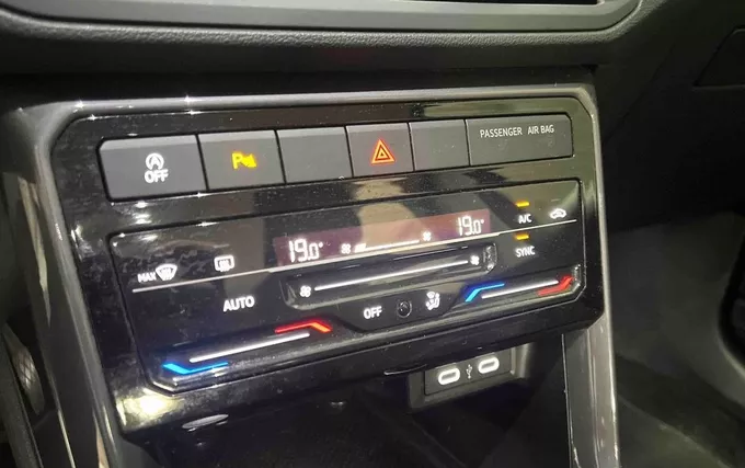 VOLKSWAGEN T-CROSS 1.0 TSI 110 Start/Stop BVM6 R-Line photo 13 2132314