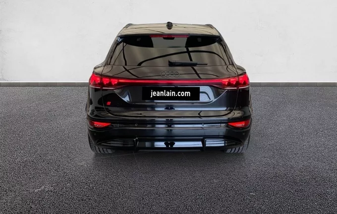 AUDI SQ6 E-TRON 489 ch 100 kWh quattro extérieur trois quart arrière droit 1151