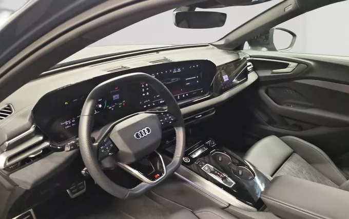 AUDI A5 Avant e-hybrid 299 ch S tronic 7 Quattro S line photo 18 2132230