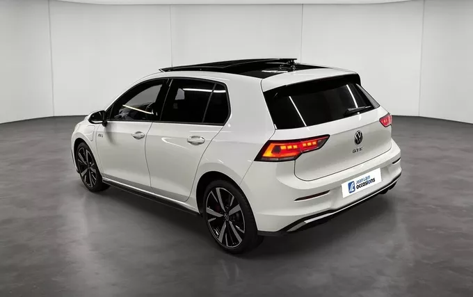 VOLKSWAGEN GOLF 1.5 eHybrid 272 DSG6 GTE extérieur trois quart arrière gauche 2132393